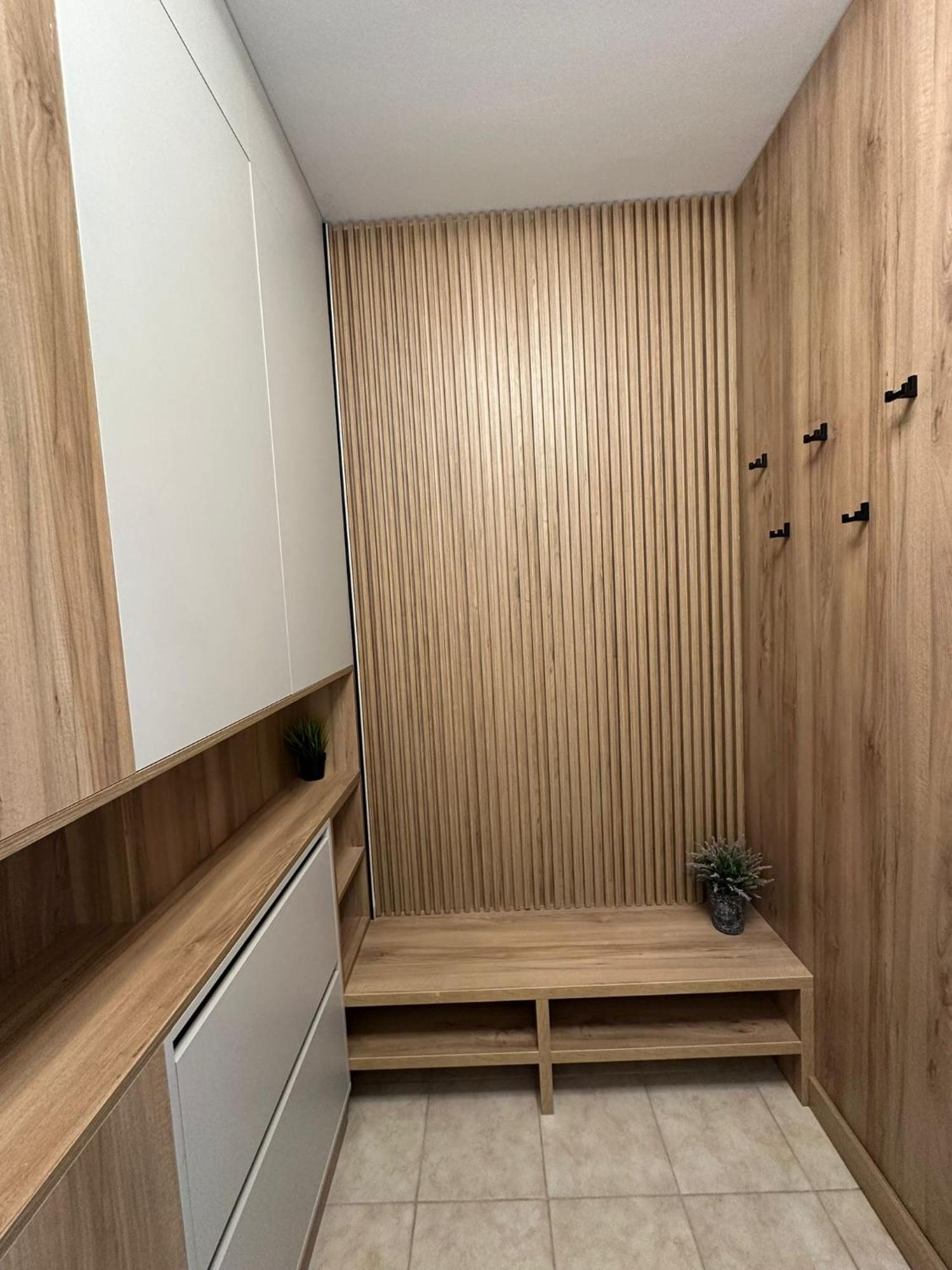 Appartamento Centru Unirii Luxury Vip Palmier Apartament 2 Cu Terasa Exterioara Amenajata ! Parcare Subterana Privata Climatizata Si Supravegheata Video Dar Doar Cu Rezervare In Limita Locurilor Disponibile !proprietate In Regim Hoteliep - Nu Are Bucatarie